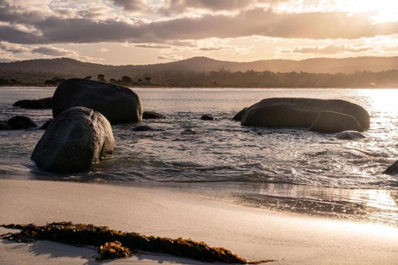 Bella Costa - Bay Of Fires Beach House Binalong Bay ภายนอก รูปภาพ